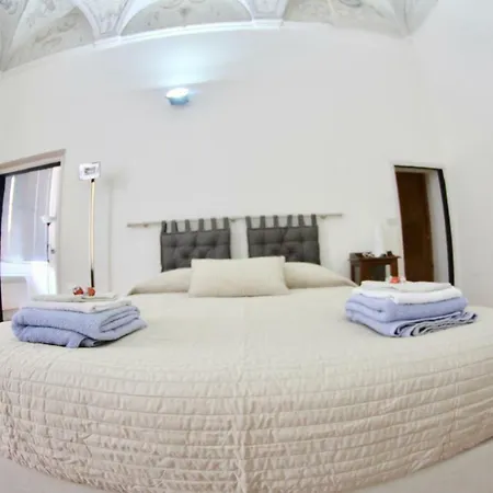 Apartment In Bracelli Genua